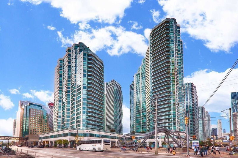 Preview image for 10 Yonge St #1807, Toronto