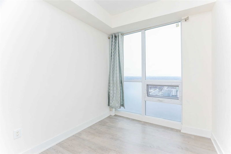 Preview image for 30 Roehampton Ave #1805, Toronto