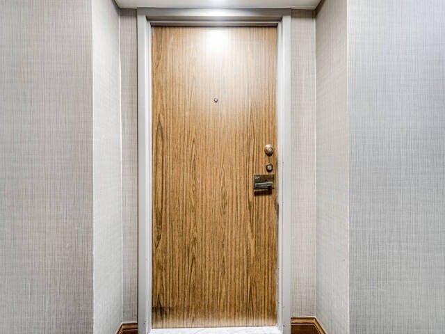 Preview image for 45 Carlton St #914, Toronto