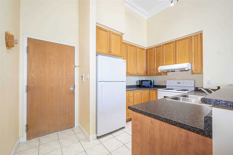 Preview image for 7 Lorraine Dr #102, Toronto