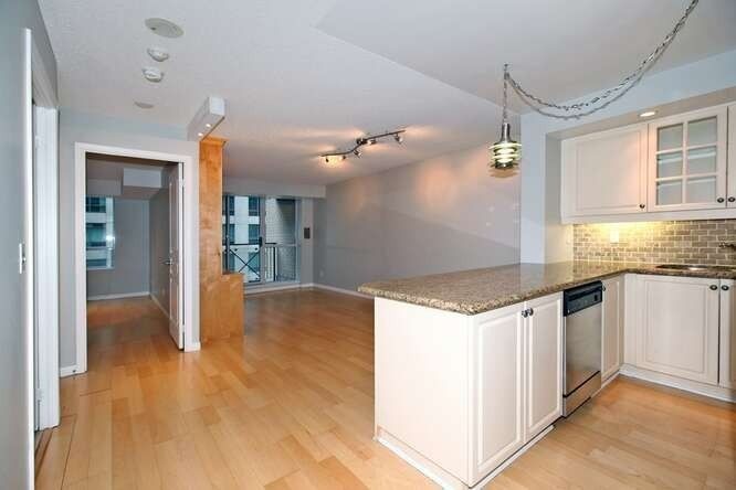 Preview image for 140 Simcoe St #508, Toronto