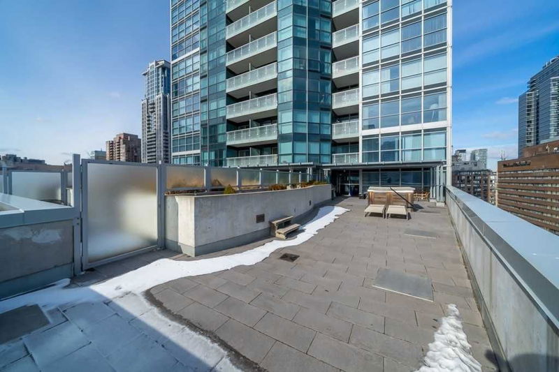 Preview image for 386 Yonge St #1407, Toronto