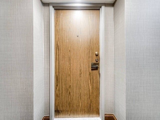 Preview image for 45 Carlton St #914, Toronto