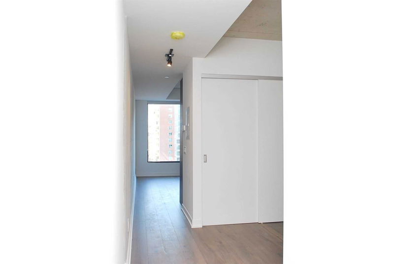 Preview image for 55 Ontario St #712, Toronto