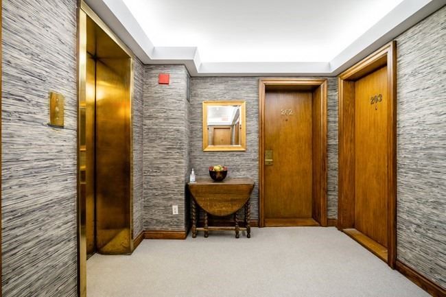 Preview image for 8 Hawthorn Ave #203, Toronto