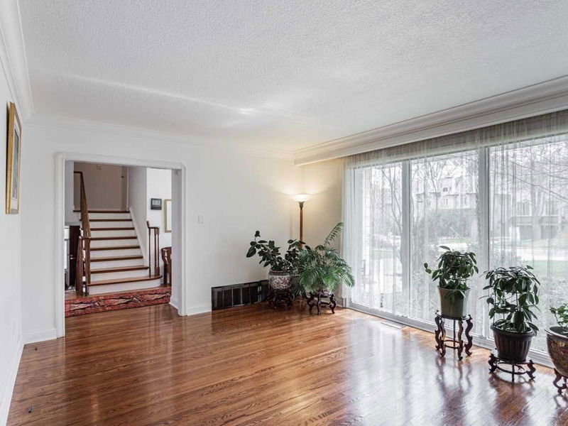 Preview image for 12 Flaremore Cres, Toronto