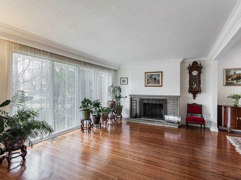 Preview image for 12 Flaremore Cres, Toronto