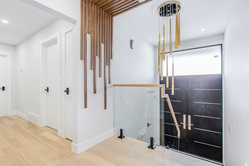 Preview image for 15 Cobden St, Toronto