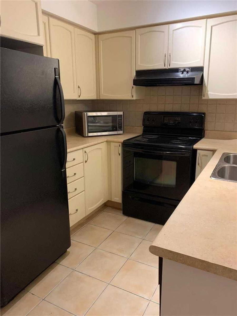 Preview image for 3830 Bathurst St #407, Toronto