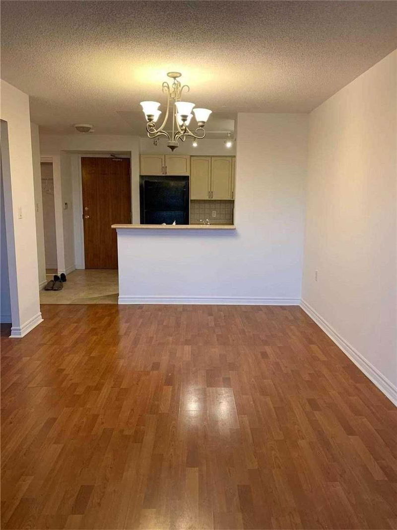 Preview image for 3830 Bathurst St #407, Toronto