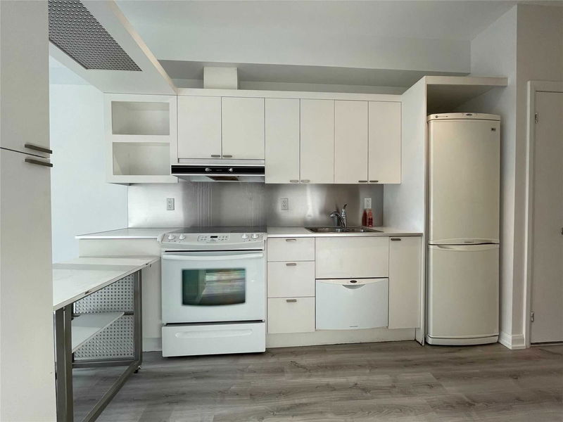 Preview image for 111 Elizabeth St #1623A, Toronto