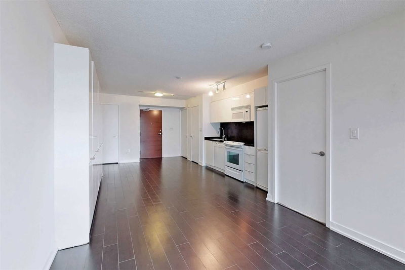Preview image for 10 Capreol Crt #821, Toronto
