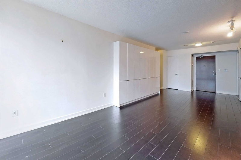 Preview image for 10 Capreol Crt #821, Toronto