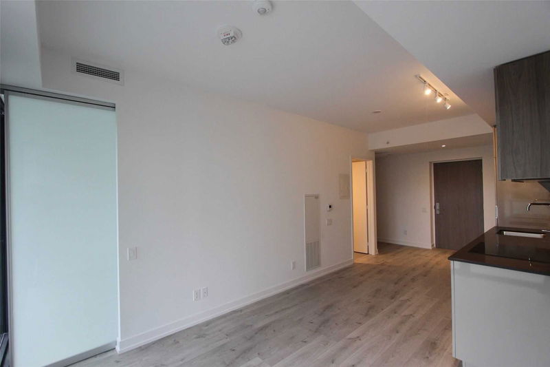 Preview image for 161 Roehampton Ave #515, Toronto