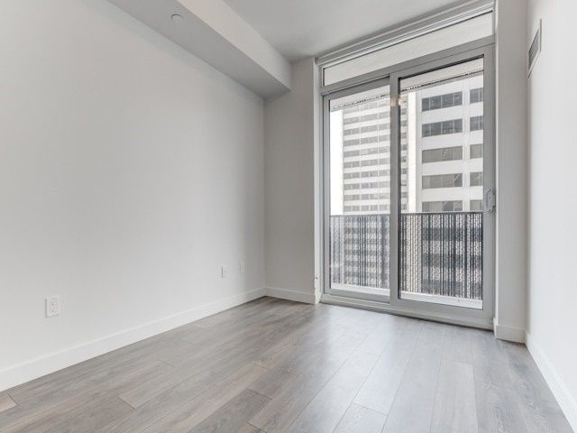 Preview image for 8 Eglinton Ave E #703, Toronto