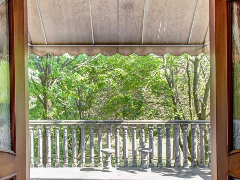 Preview image for 9 Post Rd, Toronto