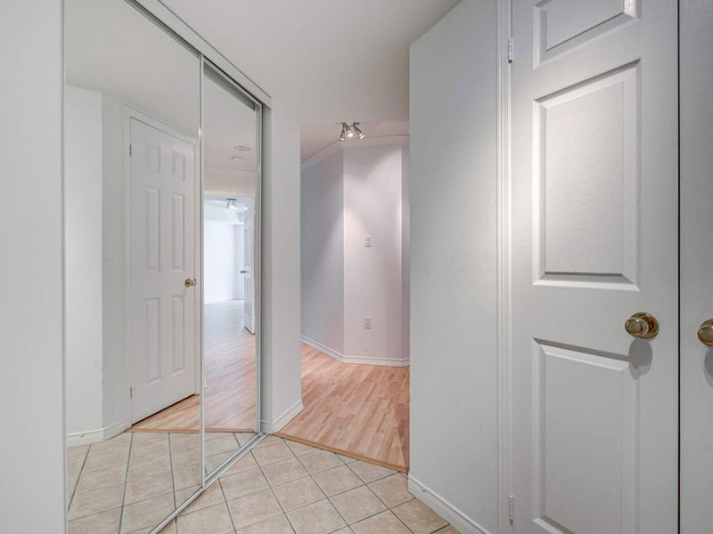 Preview image for 887 Bay St #305, Toronto