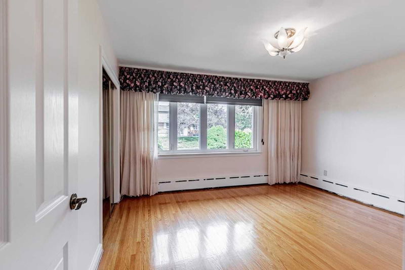 Preview image for 15 Sweeney Dr, Toronto