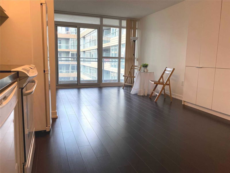 Preview image for 10 Capreol Crt #821, Toronto