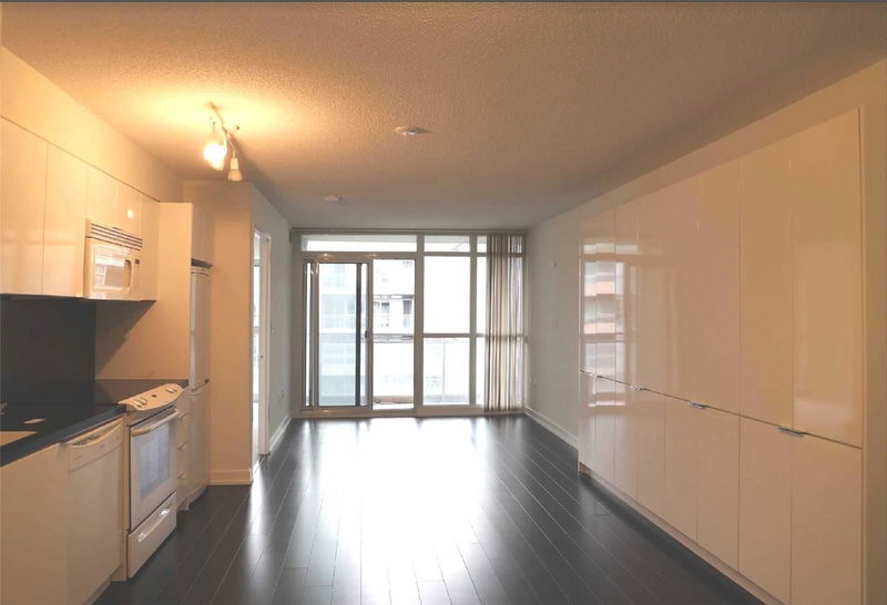 Preview image for 10 Capreol Crt #821, Toronto