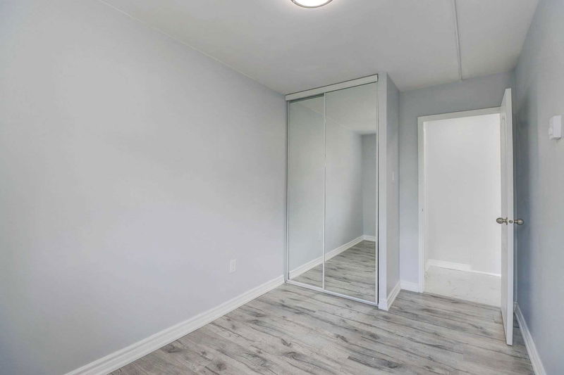 Preview image for 150 Leeward Glenway #204, Toronto