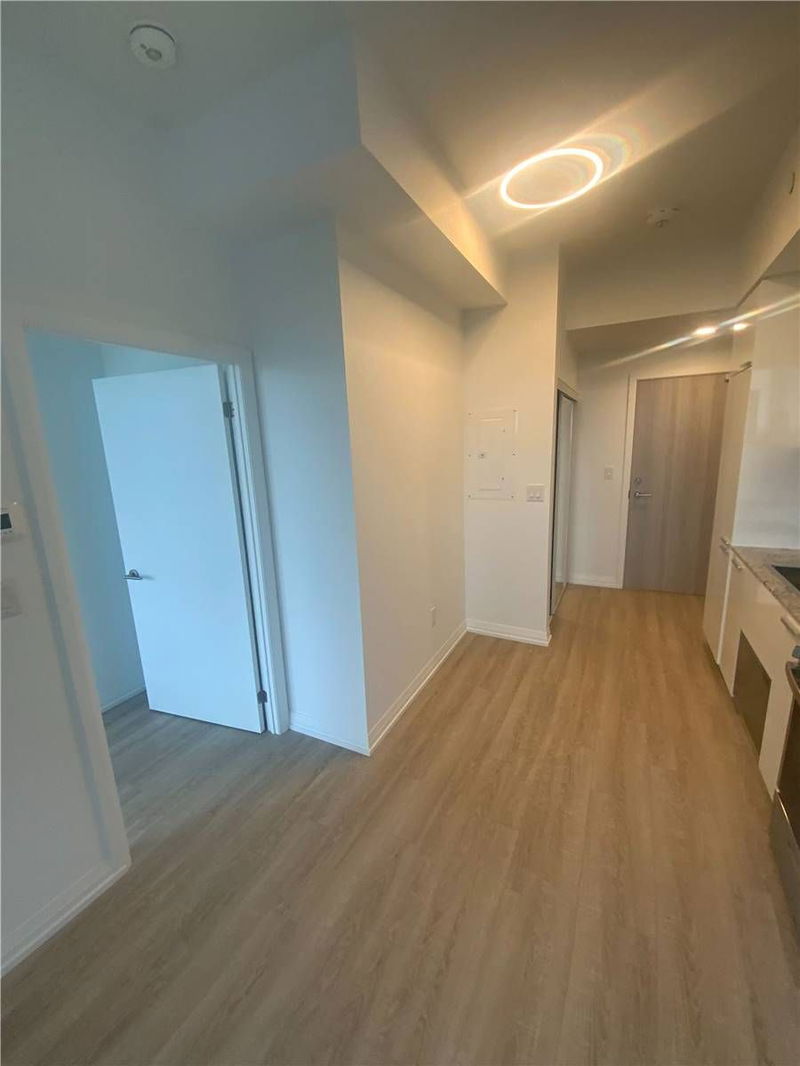 Preview image for 75 Canterbury Pl #1710, Toronto