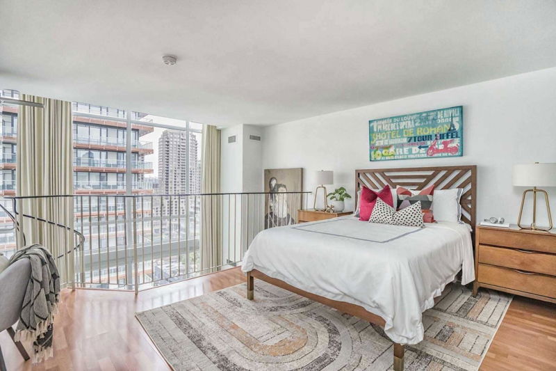 Preview image for 25 Maitland St #1706, Toronto