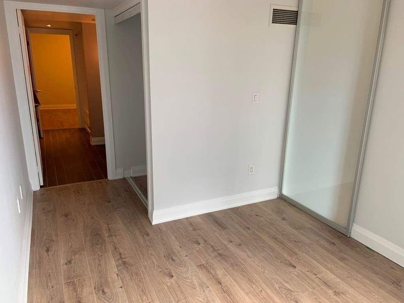 Preview image for 4K Spadina Ave #923, Toronto