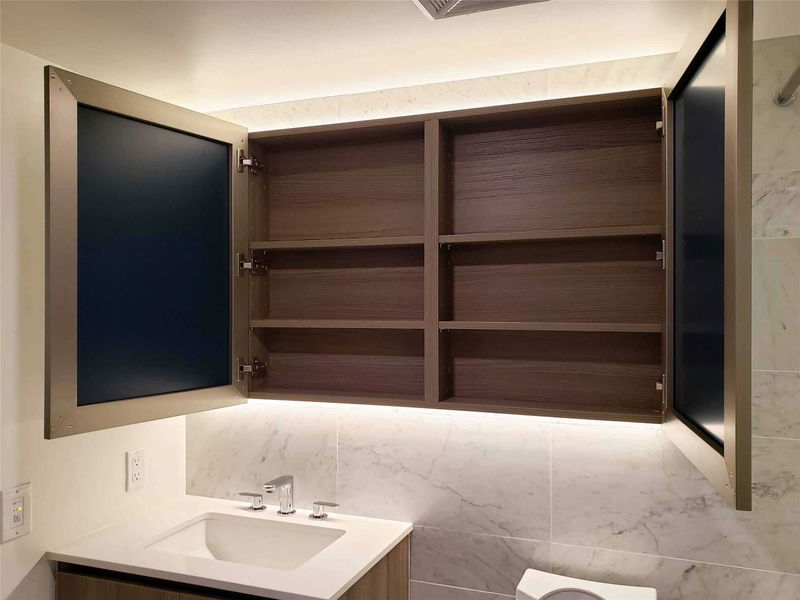 Preview image for 19 Bathurst St #1615, Toronto