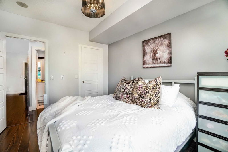 Preview image for 28 Linden St #1707, Toronto
