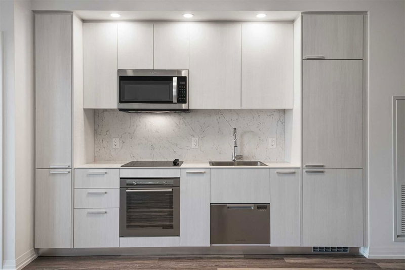 Preview image for 75 Canterbury Pl #815, Toronto