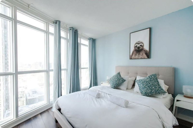 Preview image for 21 Iceboat Terr #2209, Toronto