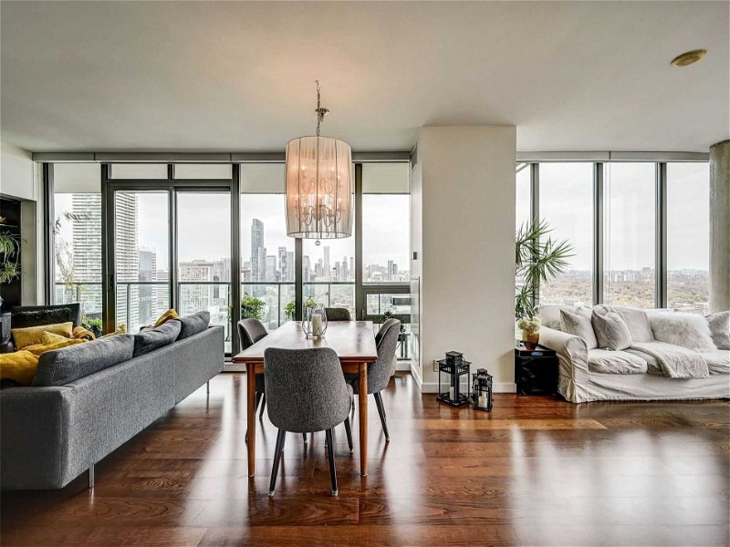 Preview image for 33 Lombard St #4203, Toronto