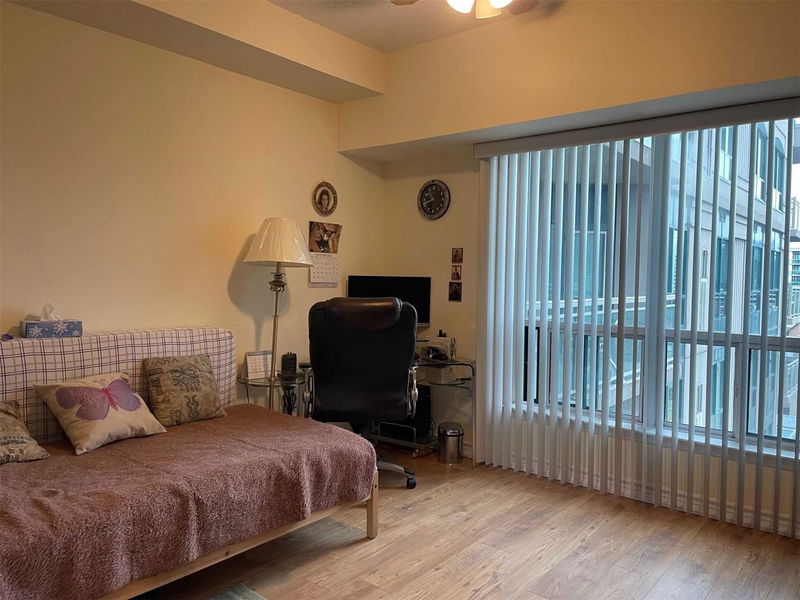Preview image for 920 Sheppard Ave W #801, Toronto