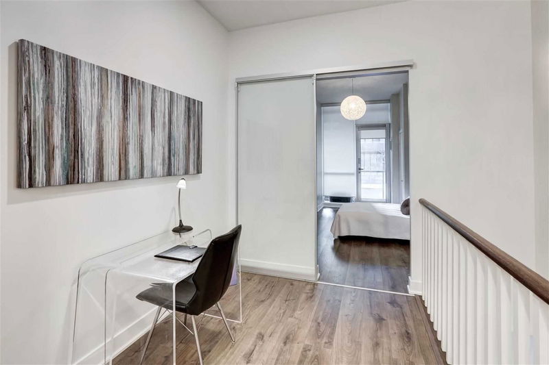 Preview image for 30 Roehampton Ave N #Th 4, Toronto