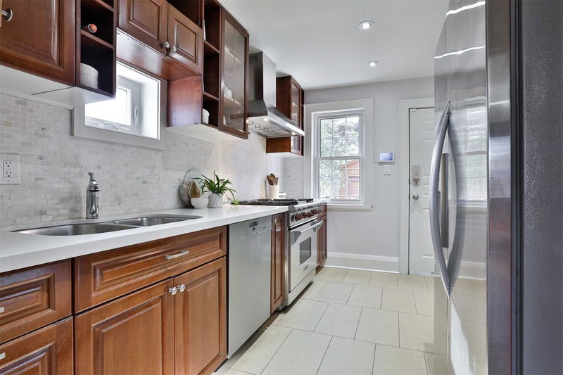 Preview image for 184 Bessborough Dr, Toronto