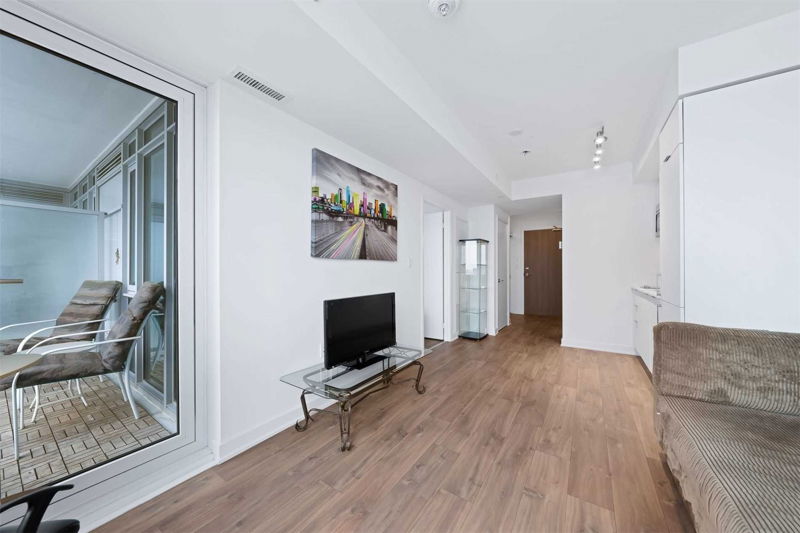 Preview image for 27 Bathurst St #512, Toronto