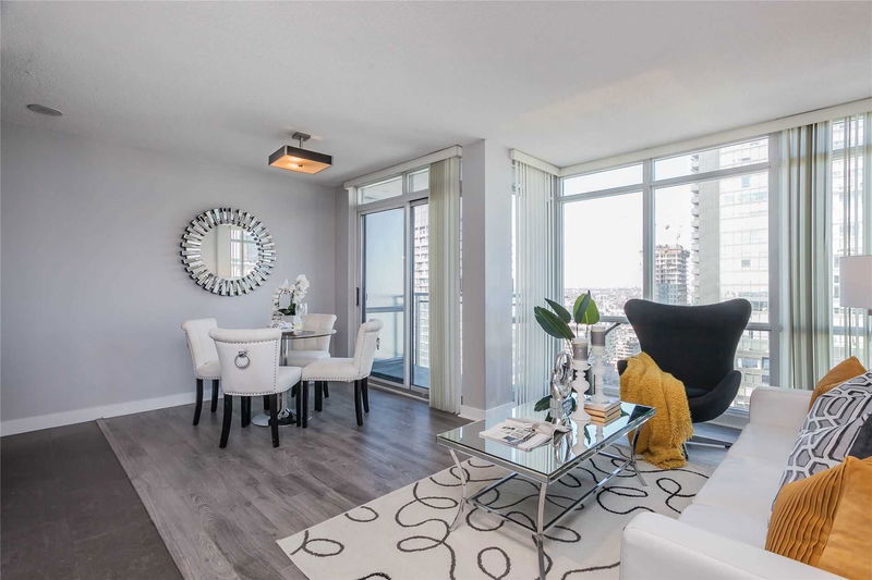 Preview image for 15 Fort York Blvd #3906, Toronto