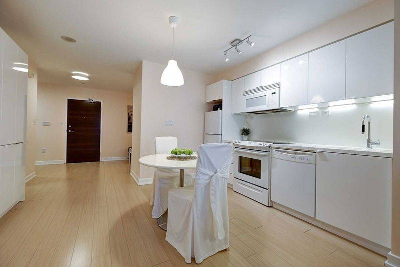 Preview image for 10 Capreol Crt #1056, Toronto