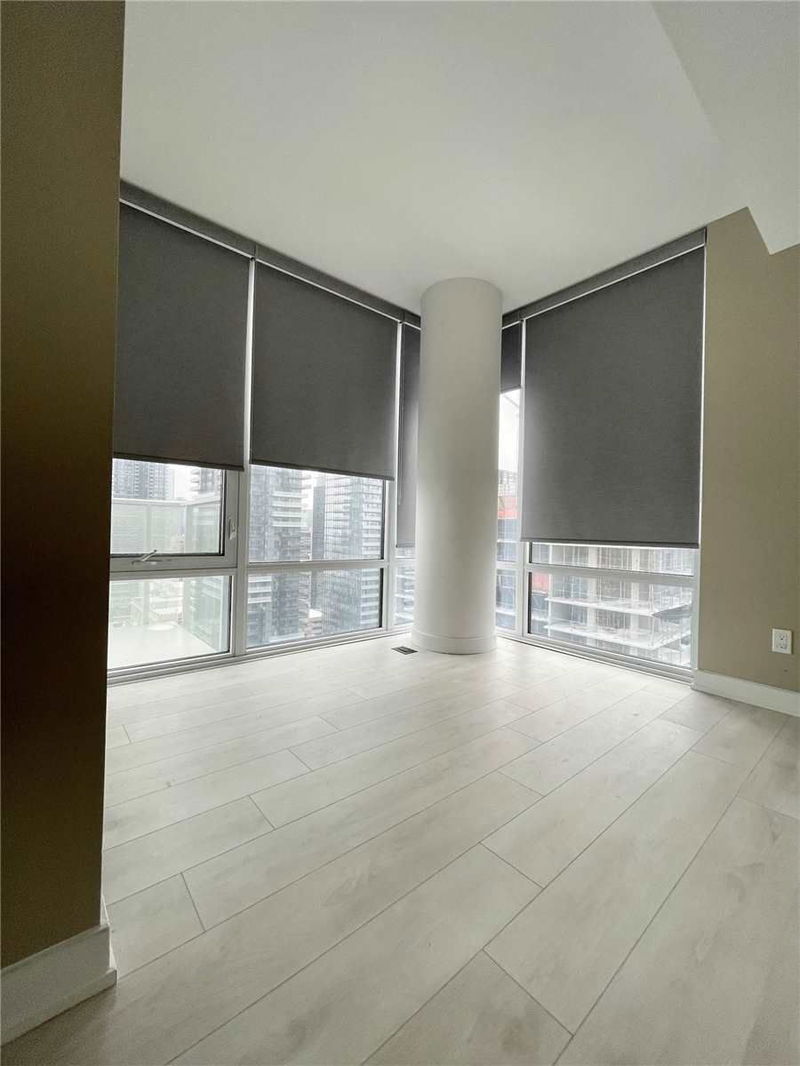 Preview image for 501 Yonge St #2512, Toronto