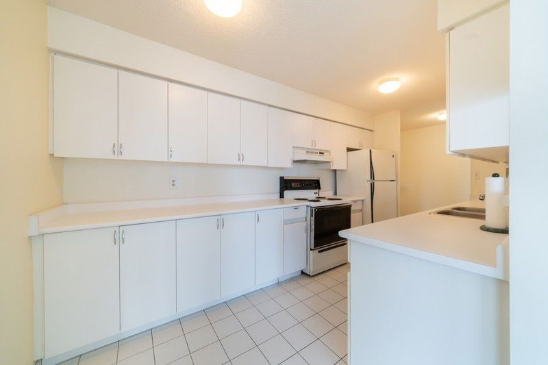 Preview image for 24 Wellesley St W #1611, Toronto