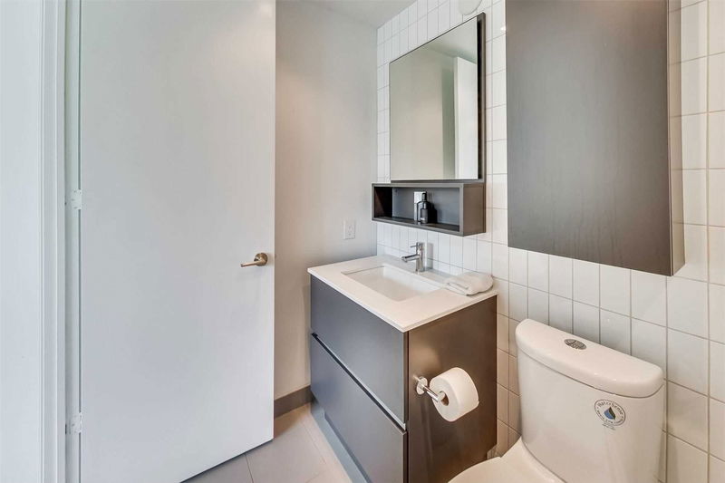 Preview image for 377 Madison Ave #607, Toronto