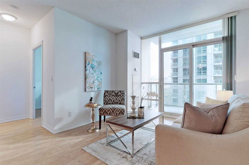 Preview image for 761 Bay St #1613, Toronto