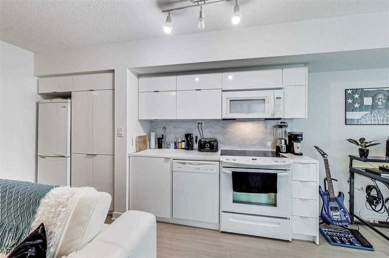 Preview image for 21 Iceboat Terr #332, Toronto