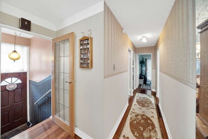 Preview image for 371 Hollyberry Tr, Toronto