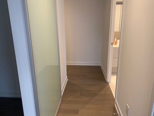 Preview image for 161 Roehampton Ave #1010, Toronto