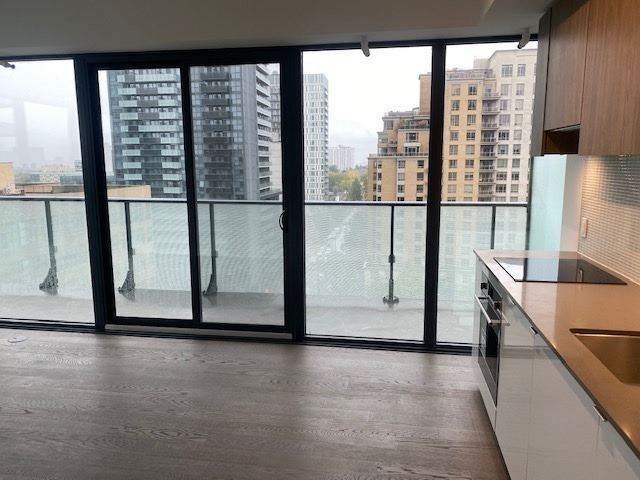 Preview image for 161 Roehampton Ave #1010, Toronto