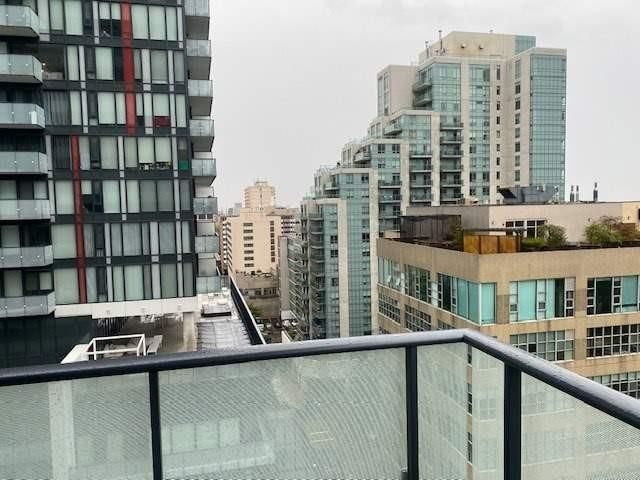 Preview image for 161 Roehampton Ave #1010, Toronto