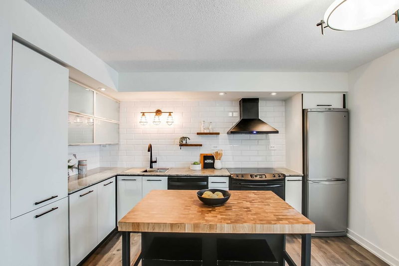 Preview image for 8 Telegram Mews #1007, Toronto