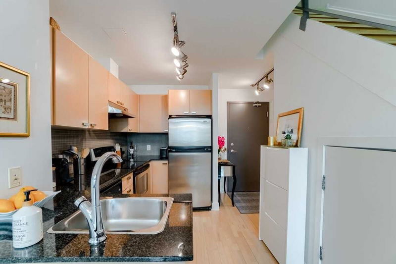 Preview image for 637 Lake Shore Blvd W #613, Toronto